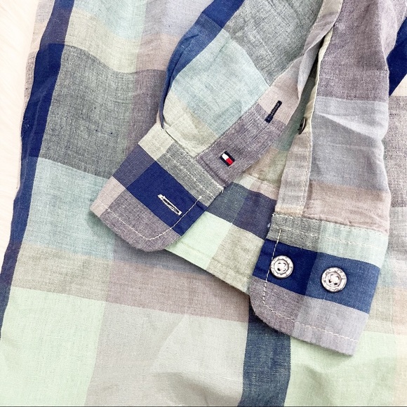 Tommy Hilfiger custom fit plaid button down Size XL - Picture 4 of 6